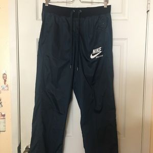Nike Zip Up Leg Pants Size Medium